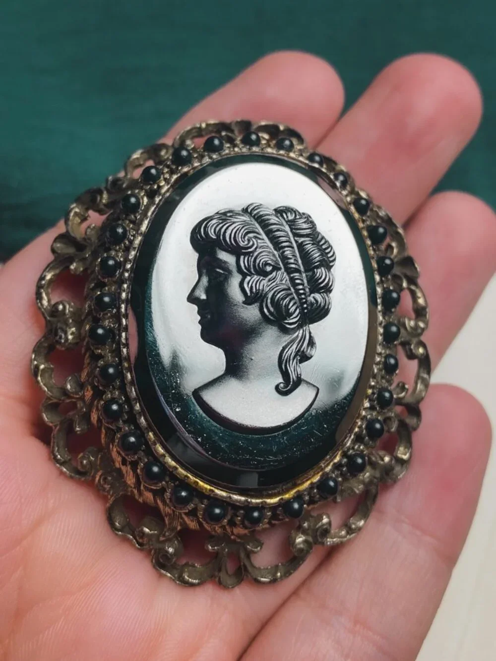 Vintage Oversized Victorian Gothic Style Black Cameo Art Nouveau Pendant Brooch